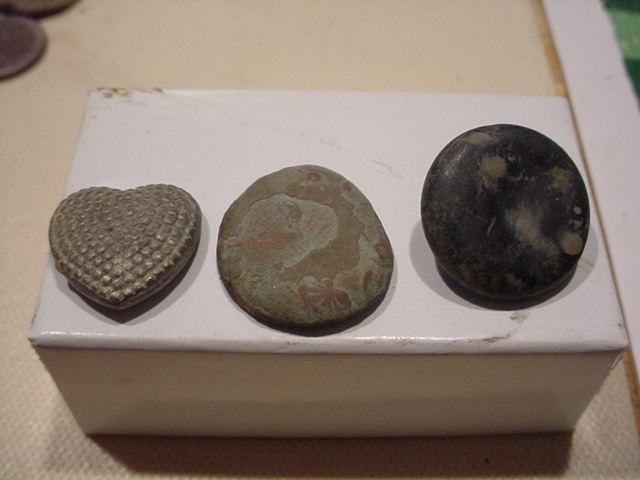 buttons2.jpg